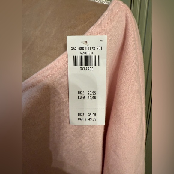 Holister- NEW With Tags. Never Worn. - Picture 3 of 5